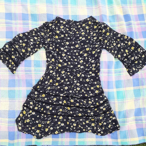 Lulu's Black/Yellow Floral Boho Mini Trumpet bell Sleeve Dress SZ S - Picture 4 of 9
